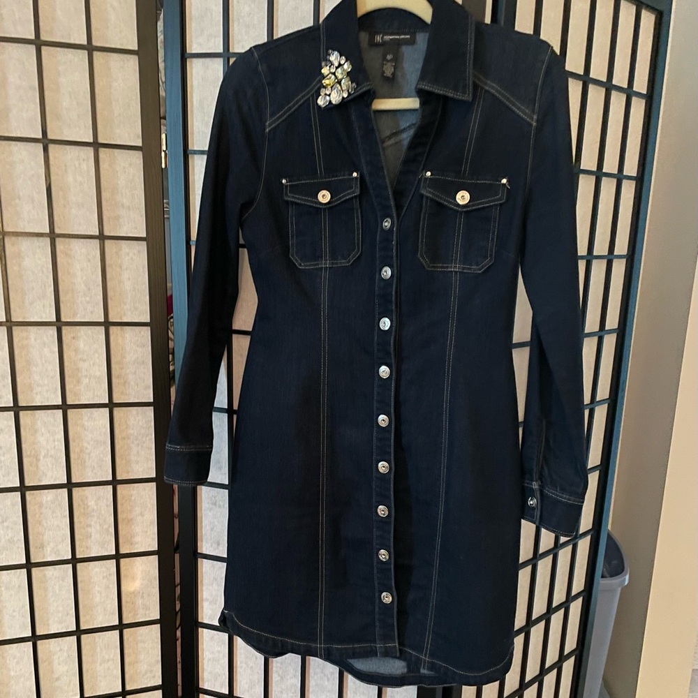 Denim snap front dress. Size 4P INC